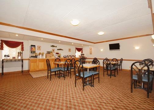 Quality Inn - Waukegan, IL