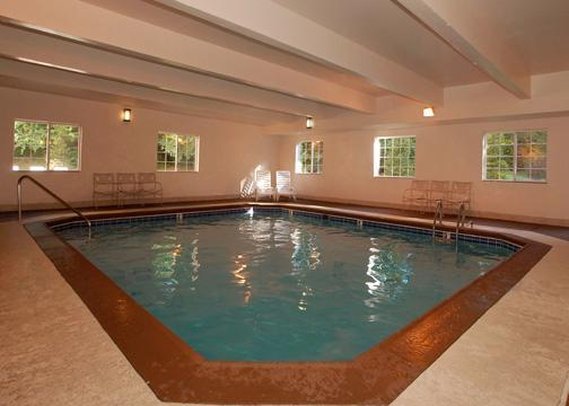 Rodeway Inn & Suites - Carmel, IN