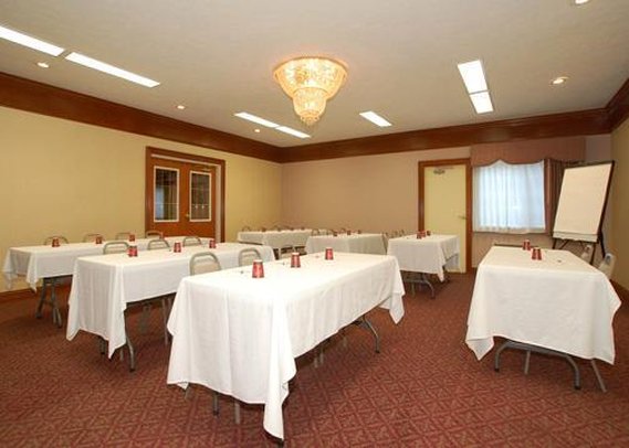 Rodeway Inn & Suites - Carmel, IN