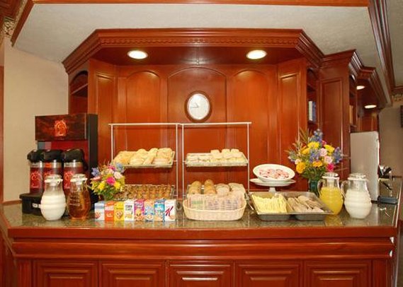 Rodeway Inn & Suites - Carmel, IN