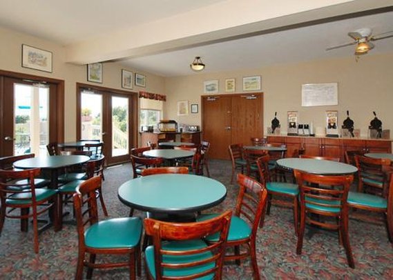 Ocean's Edge Restaurant - Belfast, ME