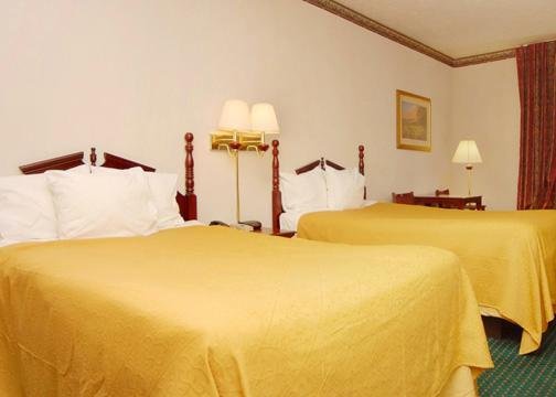 Quality Inn - Canton, MS