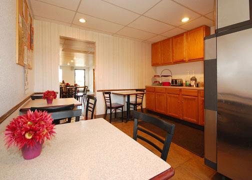 Rodeway Inn - Deer Lodge, MT