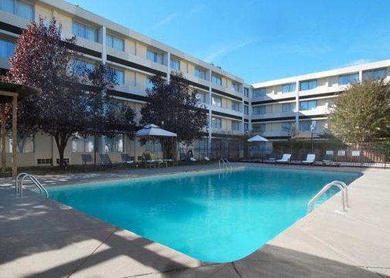 Sundance Plaza Hotel & Suites - Winston Salem, NC