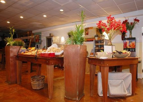 Sundance Plaza Hotel & Suites - Winston Salem, NC
