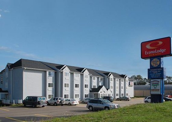 Econo Lodge Inn & Suites - Saint Clairsville, OH