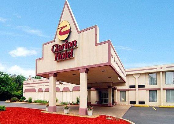 Clarion Hotel - New Kensington, PA