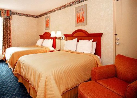 Clarion Hotel - New Kensington, PA