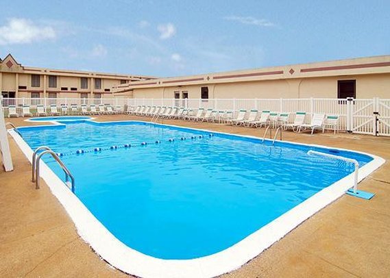 Clarion Hotel - New Kensington, PA