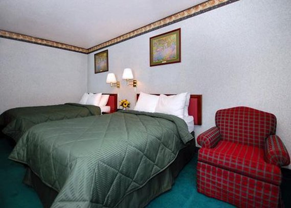 Stratford Inn - Sycamore, IL