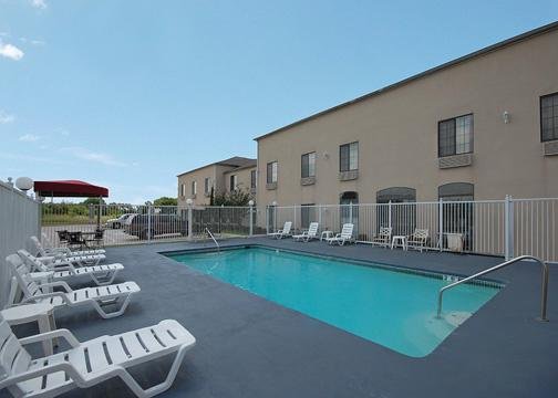 Baymont Inn & Suites - Temple, TX