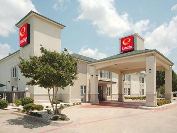 Econo Lodge Inn & Suites