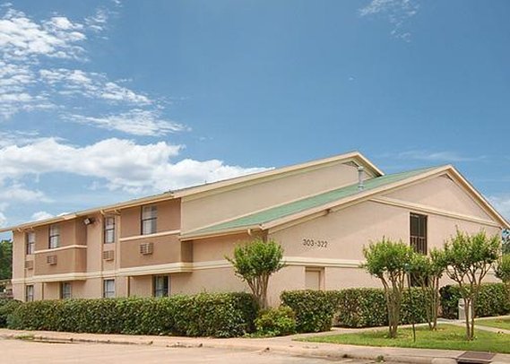 ECONO LODGE - Brenham, TX