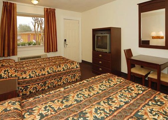 Rodeway Inn Beaumont - Beaumont, TX