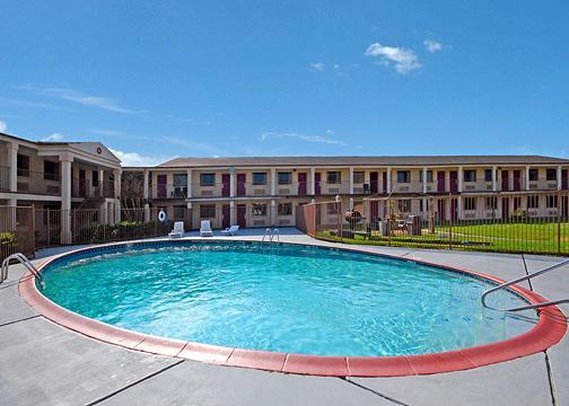 Rodeway Inn Beaumont - Beaumont, TX