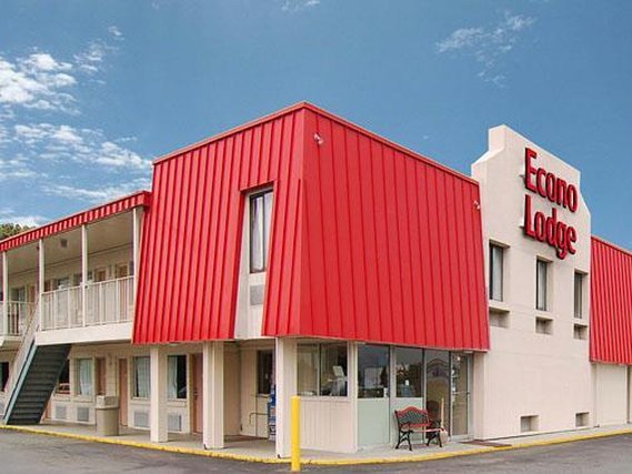 Econo Lodge East