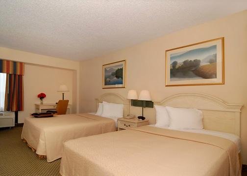 Holiday Inn Express-Hampton - Hampton, VA