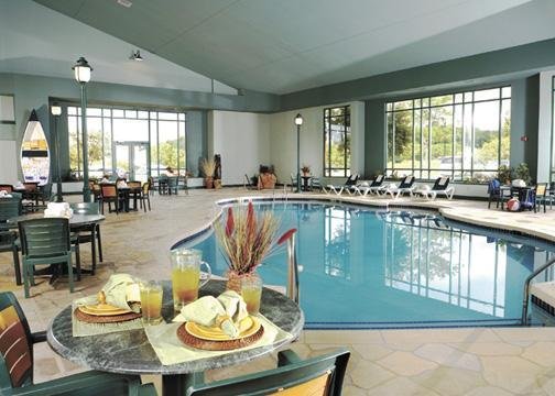 Comfort Suites Lake Country - Pewaukee, WI