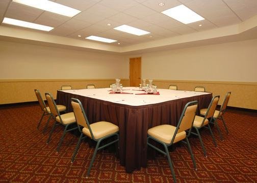 Comfort Suites Lake Country - Pewaukee, WI