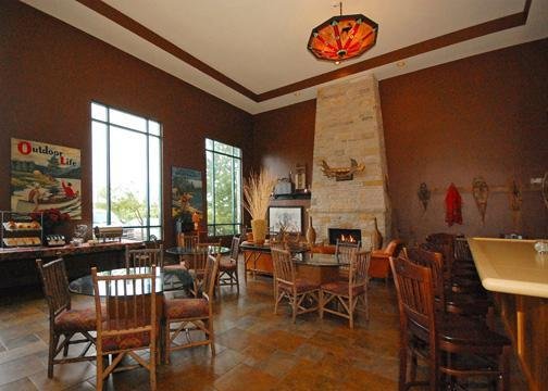 Comfort Suites Lake Country - Pewaukee, WI