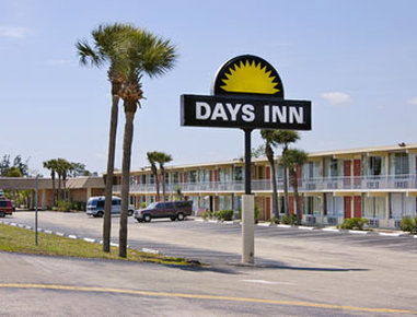 Tropical Inn Resort - Palm Bay, FL