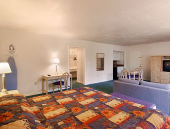 Days Inn Orlando Maingate to Universal - Room