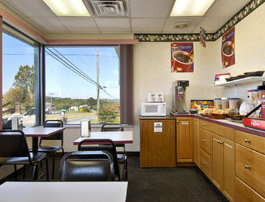 Days Inn - Ridgeway, VA