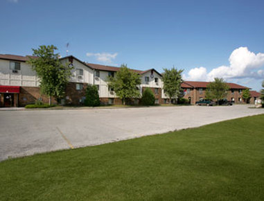 America's Best Inn - Auburn, MI