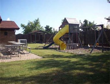 America's Best Inn - Auburn, MI