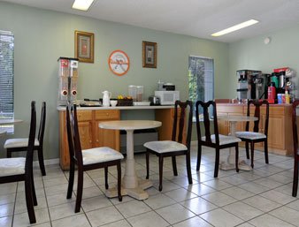 Howard Johnson Inn at Six Flags, GA - Austell, GA