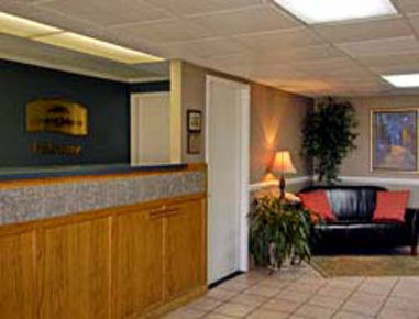 Howard Johnson Inn Pensacola Fl - Pensacola, FL