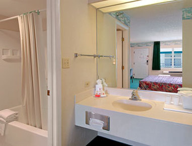 Ramada Limited - Ellenton, FL