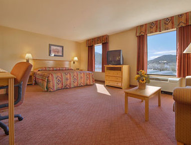Ramada Ruidoso Downs - Ruidoso Downs, NM