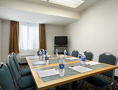 RAMADA - Williams, CA