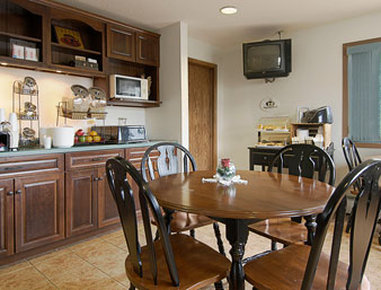 Americas Best Value Inn - Hayward, WI