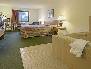 Americas Best Value Inn - Hayward, WI