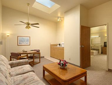 Super 8 Costa Mesa/Newport Beach Area - Costa Mesa, CA