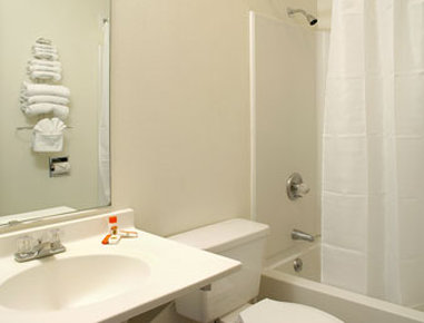 Super 8 By Wyndham Longmont/Twin Peaks - Longmont, CO