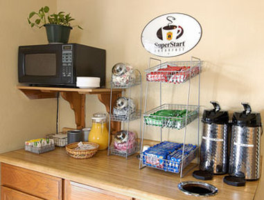 Super 8 By Wyndham Wilmington - Wilmington, NC