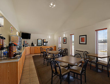 Super 8 Cheyenne Wy - Cheyenne, WY