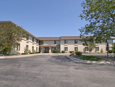 Super 8 Germantown Milwaukee - Germantown, WI