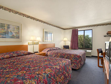 Super 8 Germantown Milwaukee - Germantown, WI