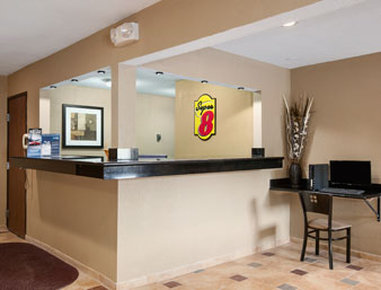 Super 8 Decorah - Decorah, IA