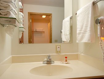 Americas Best Value Inn & Suites-Manchester - Manchester, IA