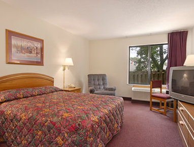 Super 8 - Maquoketa, IA