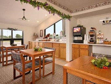 Super 8 Centerville - Centerville, IA