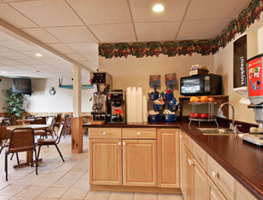 Super 8 Iron Mountain - Iron Mountain, MI