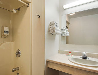 Super 8 Iron Mountain - Iron Mountain, MI