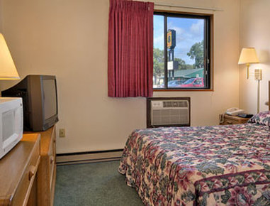 Super 8 - Pipestone, MN