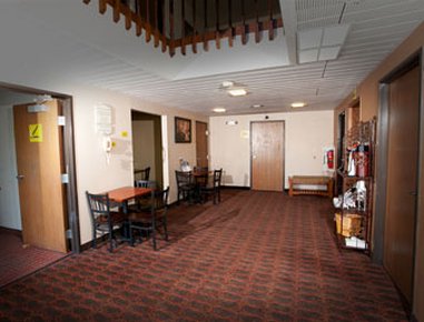 Super 8 By Wyndham Fairmont - Fairmont, MN